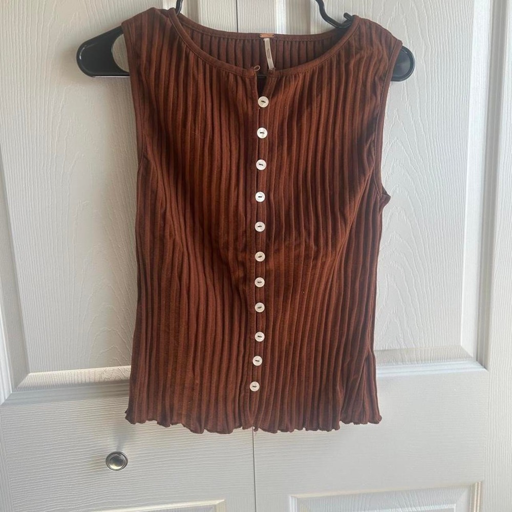 Free People brown ribbed button up blouse MISSING TOP BUTTON
